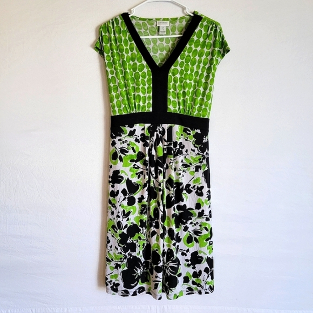 Motherhood Maternity Dress Green Floral V-neck Polka-dot
